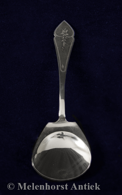 Silberner Zuckerlöffel