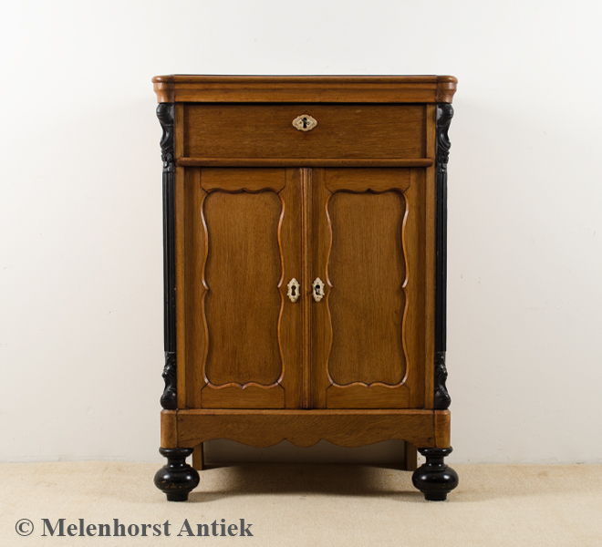 Ladenschrank