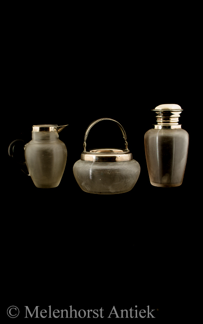 Sahne-Set mit Teedose