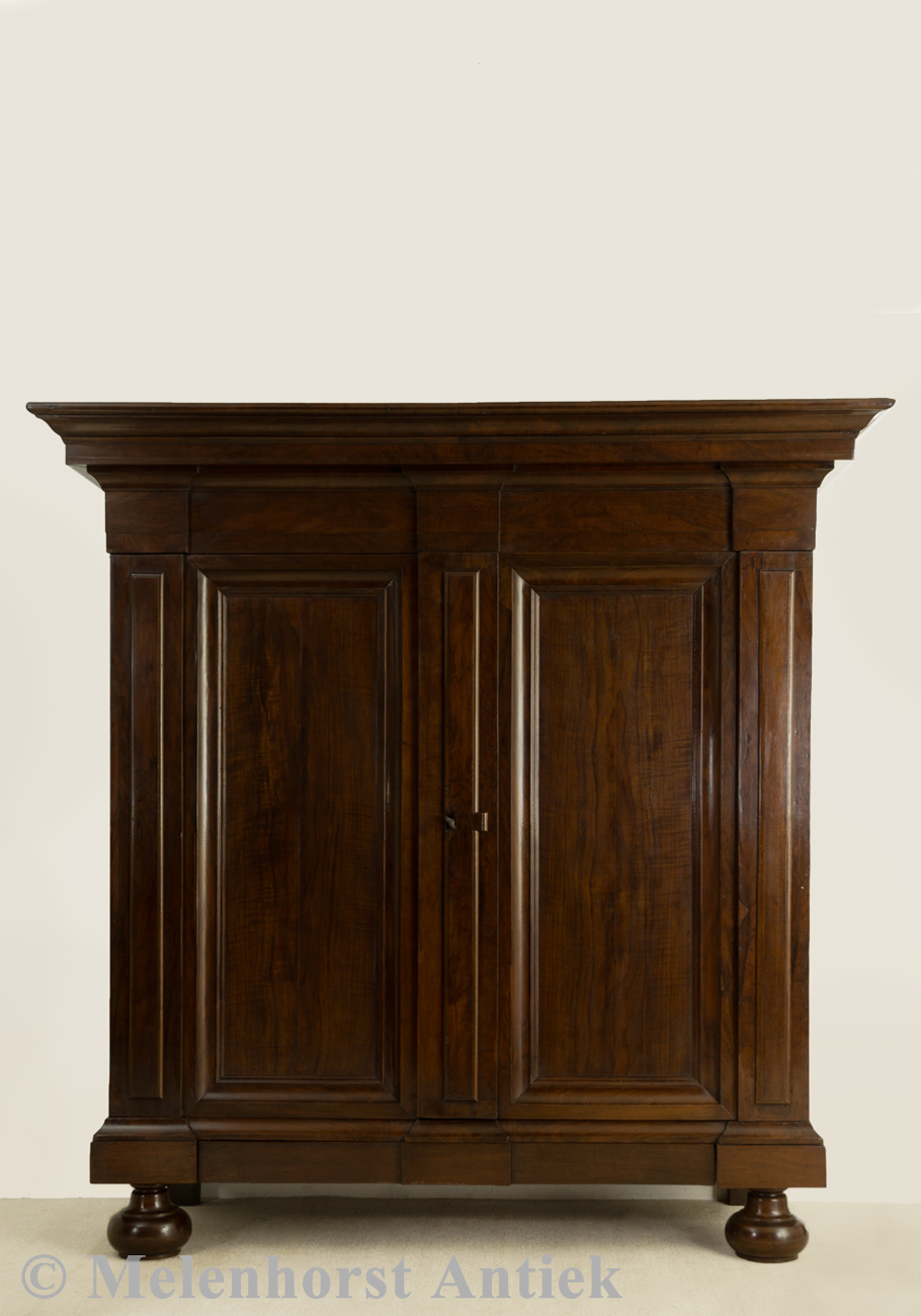 Wellenschrank