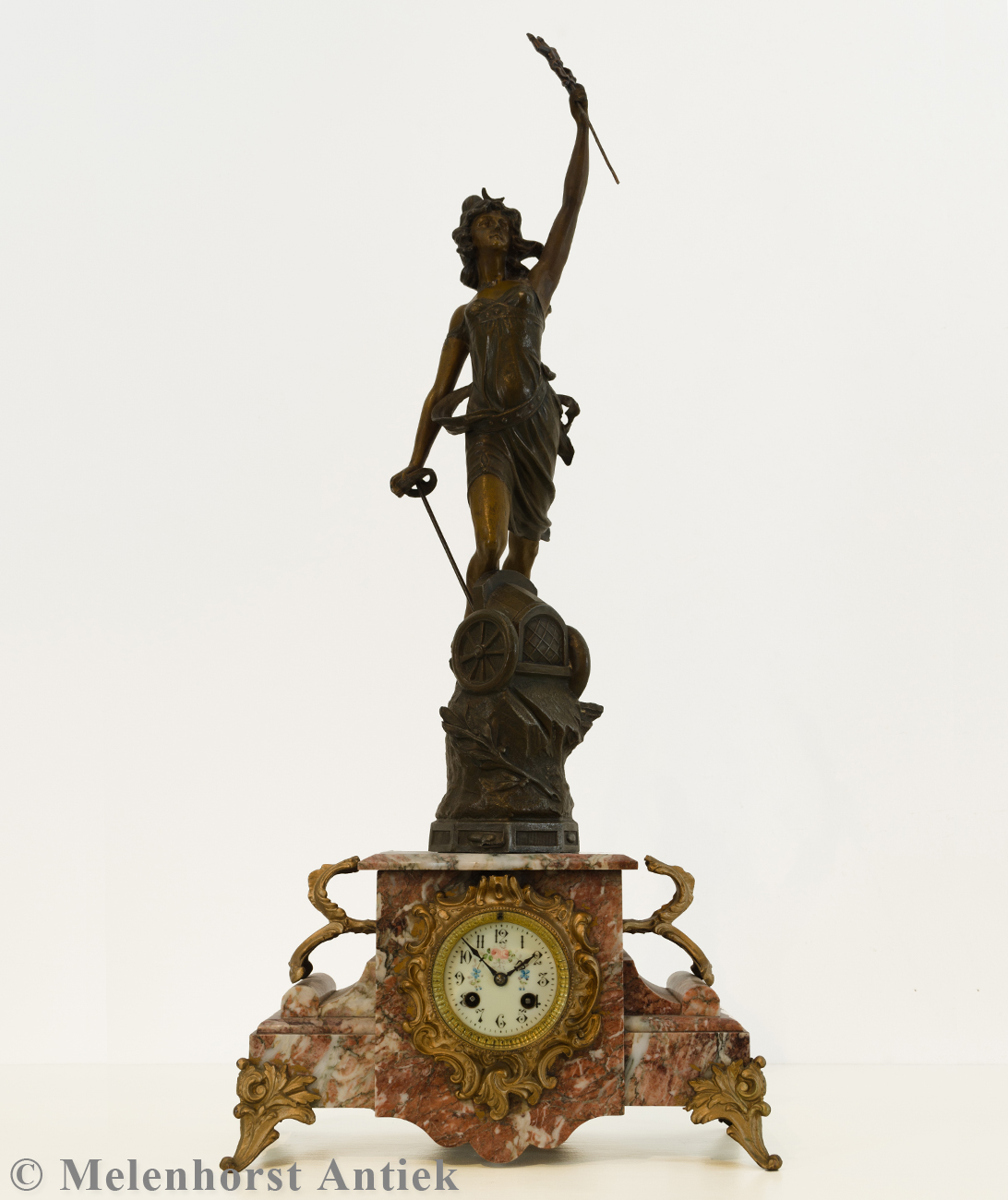 Pendule mit Statue