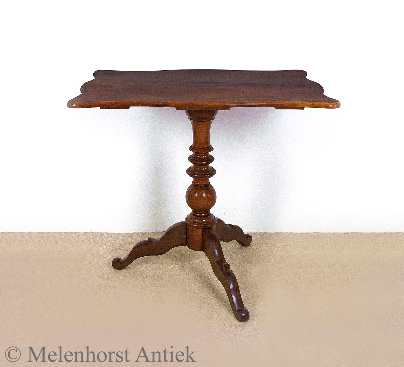 Mahagoni-Couchtisch